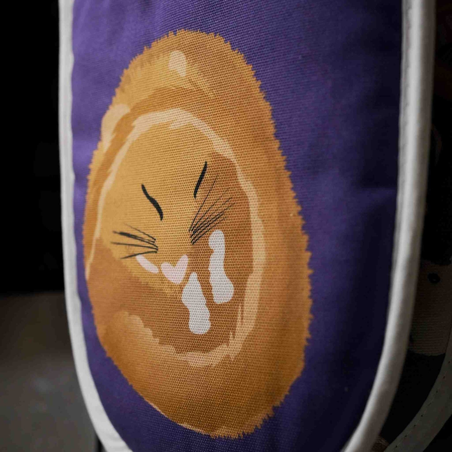 close up of Dormouse design oven gloves mitt