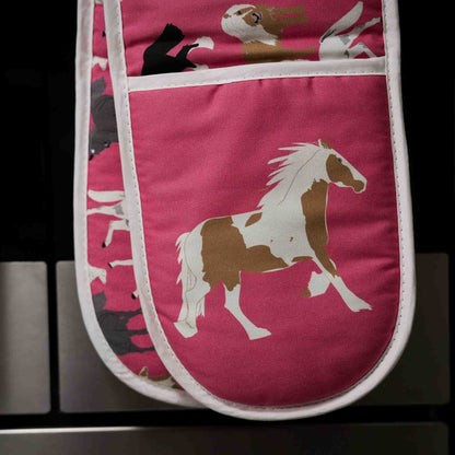 Oven mitt with horse design in bright pink organic cotton
