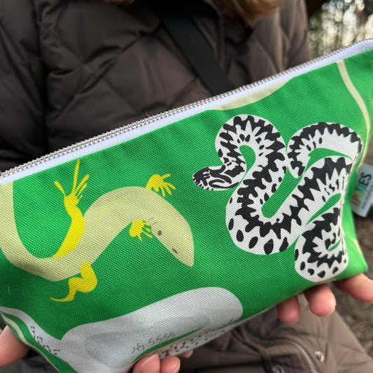 sample version of the British reptiles really useful bag